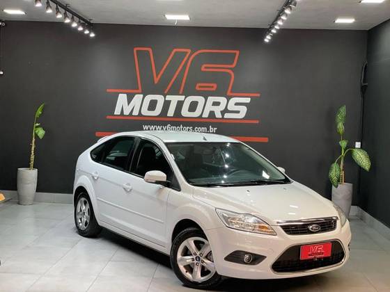 FORD FOCUS 1.6 GLX 16V FLEX 4P MANUAL FORD FOCUS 1.6 GLX 16V FLEX 4P MANUAL